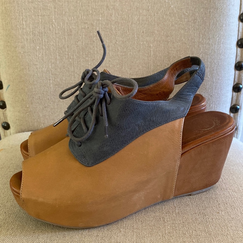 Jeffrey Campbell Leather Two Tone Lace Up Wedges Blue Tan Size 7 - Picture 1 of 13